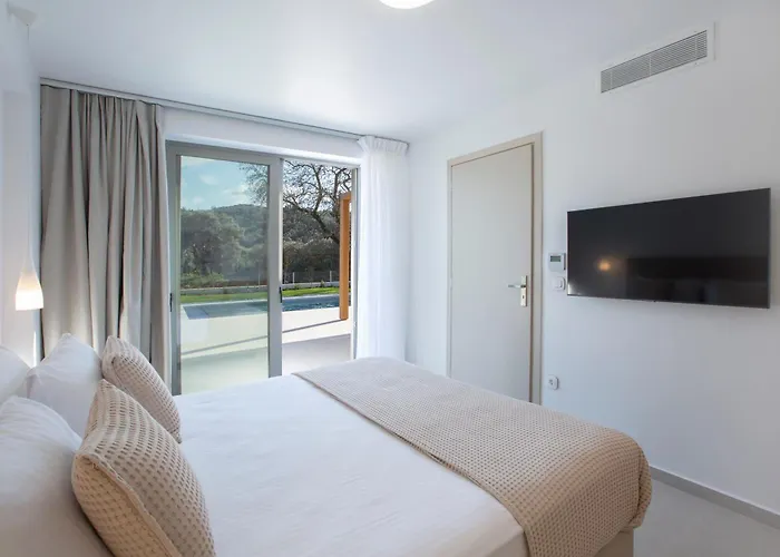 Luxury Elpis Villa *